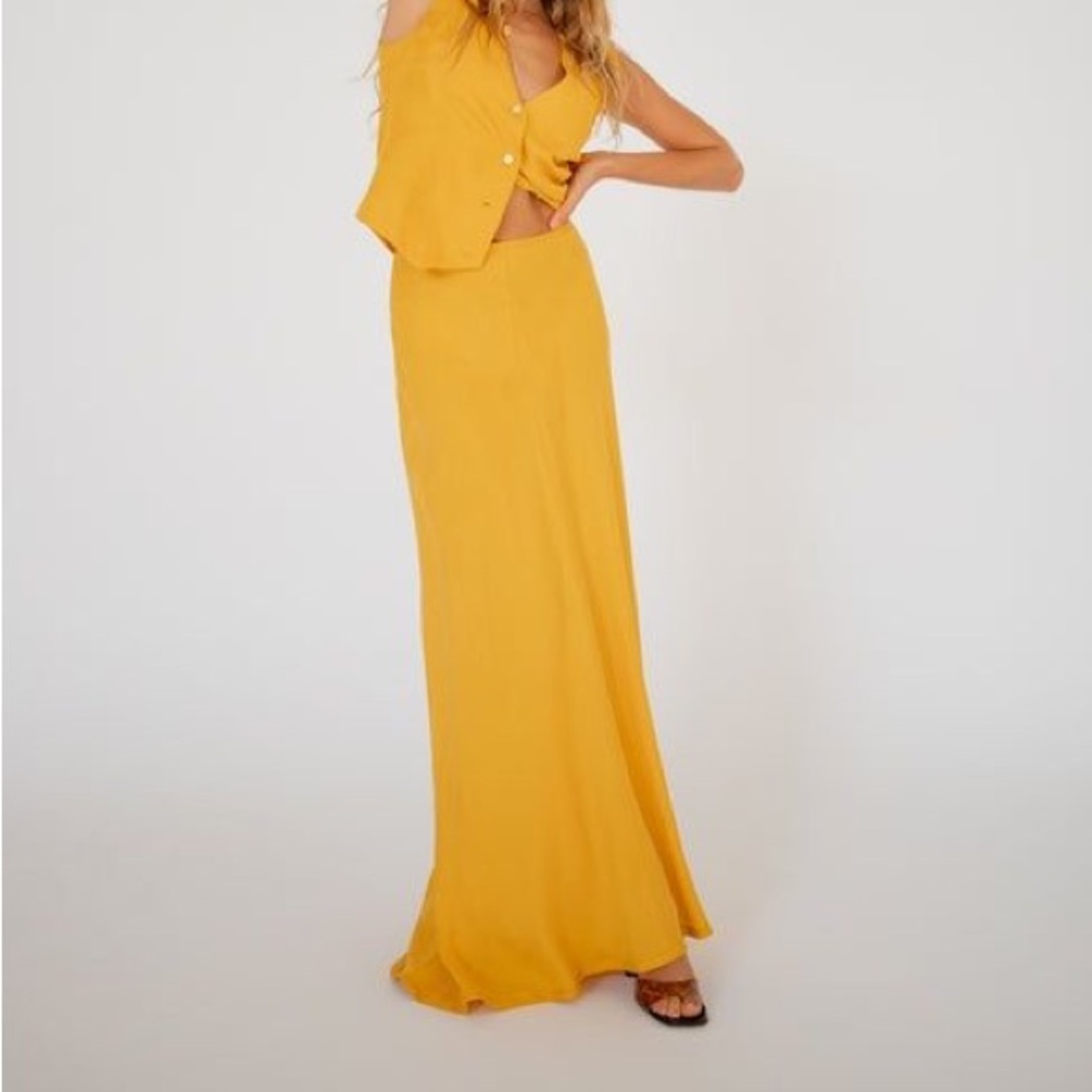 Elegant Yellow Maxi Skirt